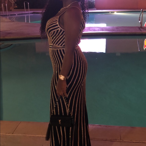 ❗️WORN FOR A 30 MIN PHOTO SHOOT❗️ - Picture 5 of 5